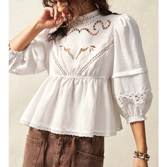 Boho White Lace 3/4 Sleeve Flared Hem Top - Picture 3 of 6